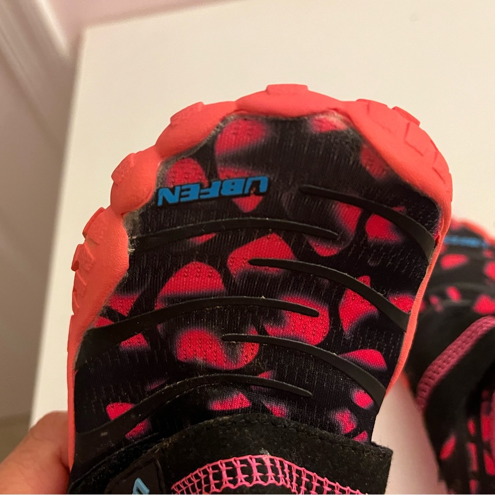 11m Aqua shoes like new